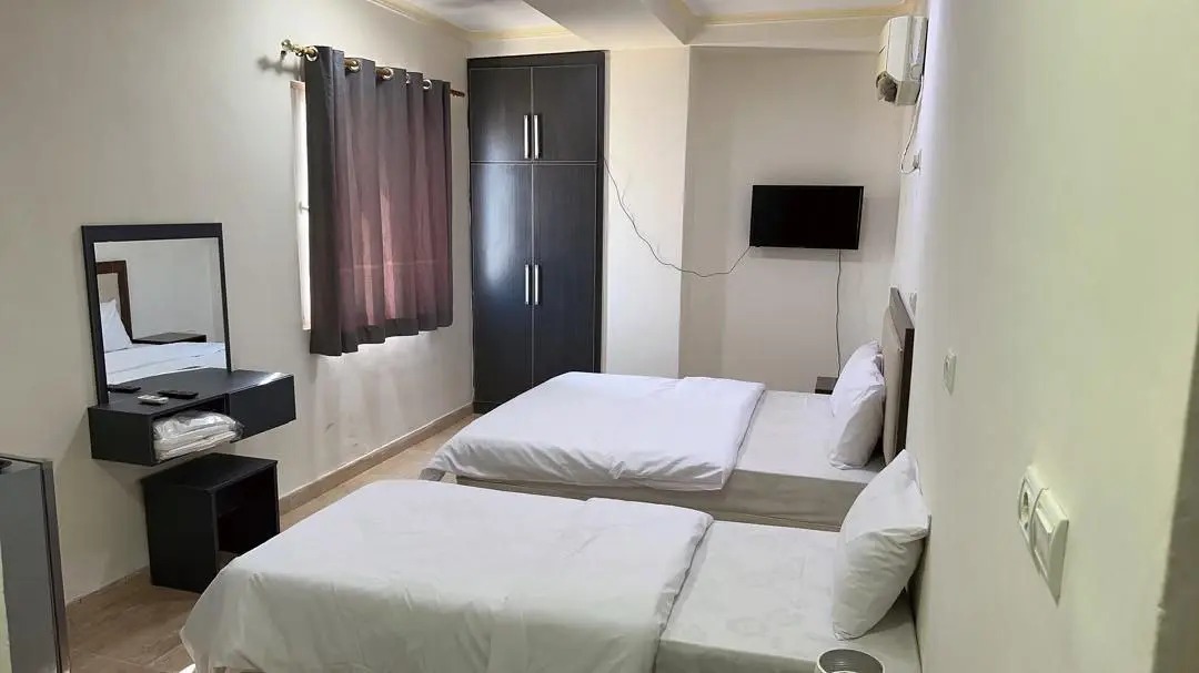 هتل آپارتمان آدینه قشم